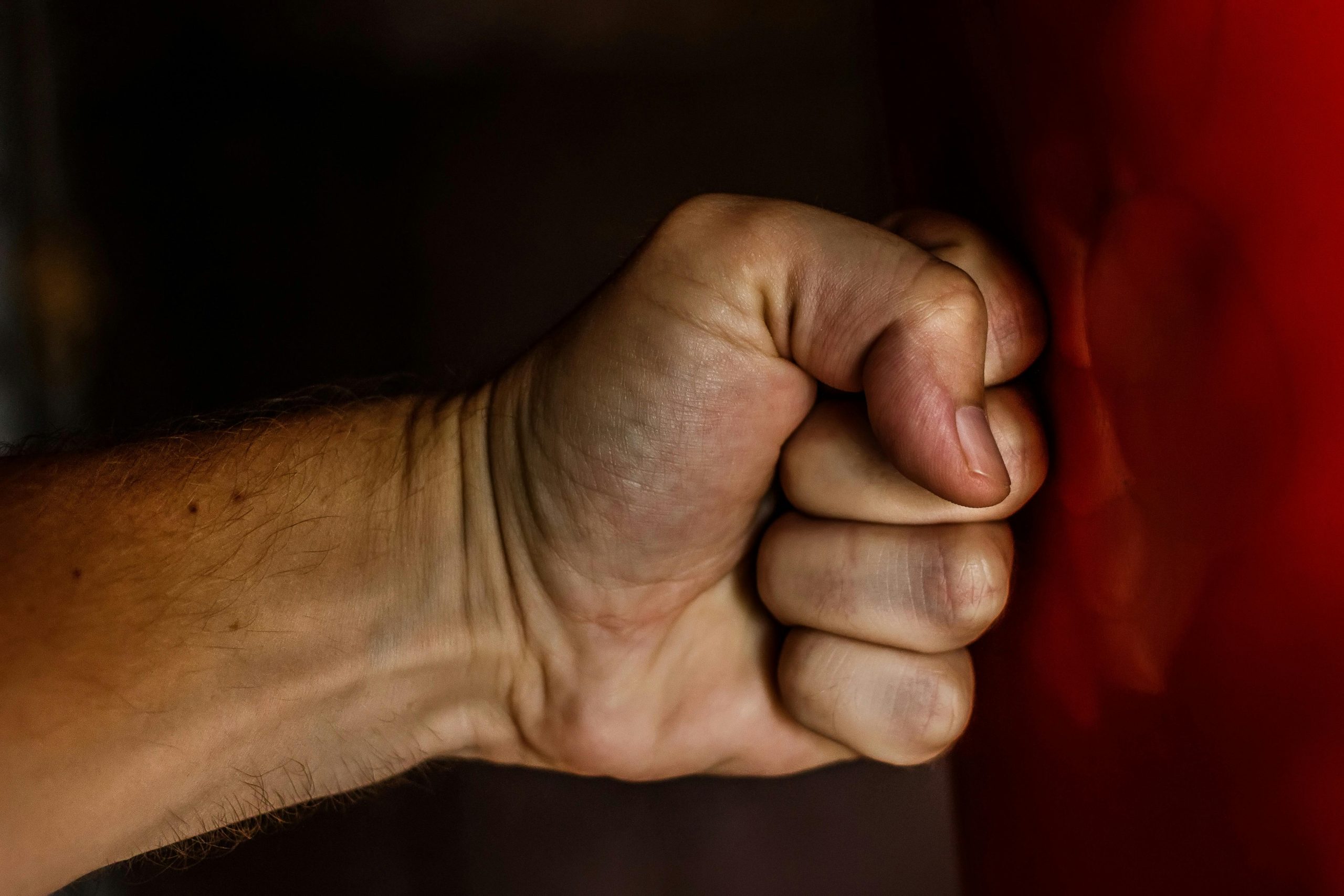 Sconfiggere la violenza sulle donne: Un impegno costante per un futuro senza abusi