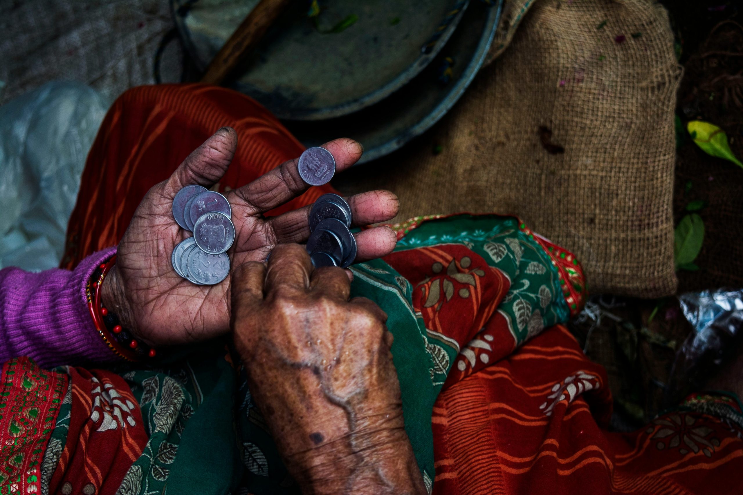 La sfida della Copertura Sanitaria Universale: come 1,3 miliardi di persone nel mondo rischiano la povertà per accedere alle cure