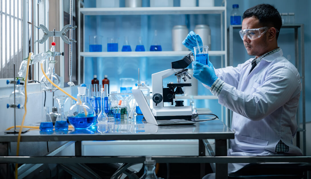 Italia in Testa all'Export Farmaceutico: Un Salto da Record di 13,6 miliardi di Dollari