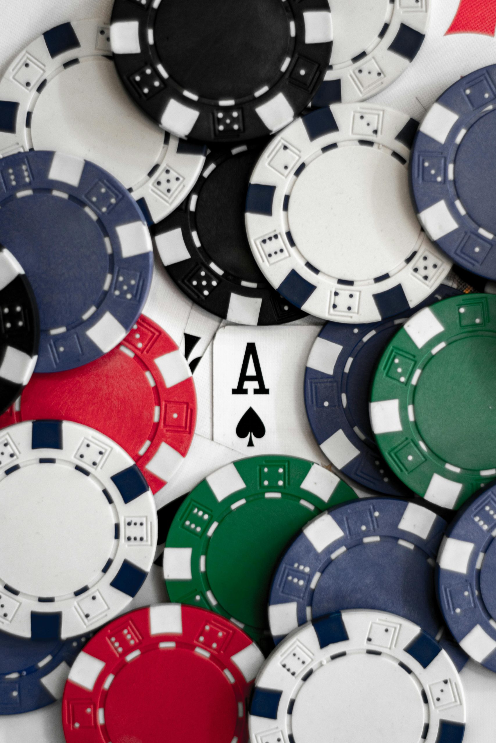 Il Flagello della Ludopatia: Strategie e Investimenti per Combatterlo