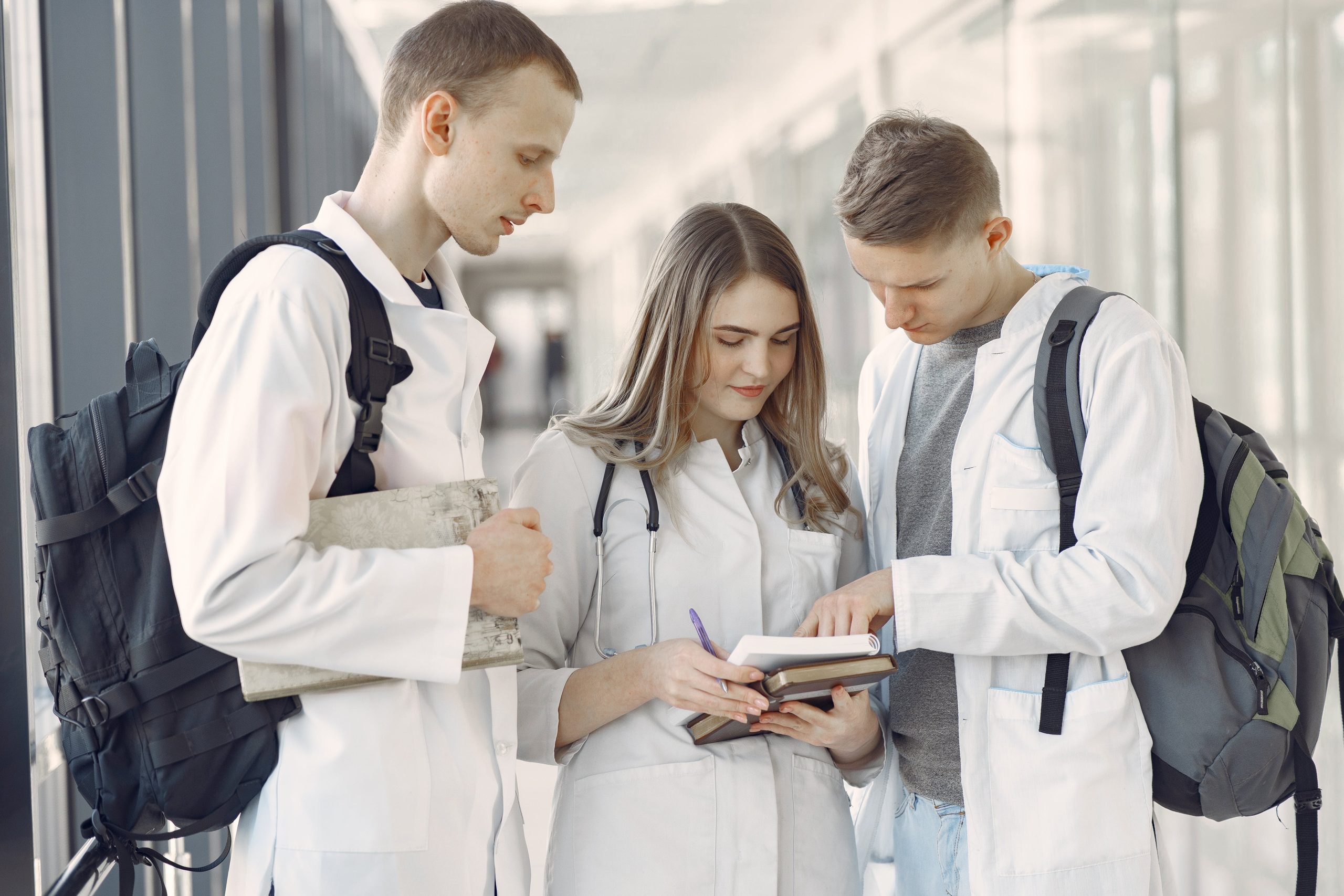 Il Futuro dell'Accesso alla Facoltà di Medicina: la Proposta di una Scuola di Specializzazione Universitaria