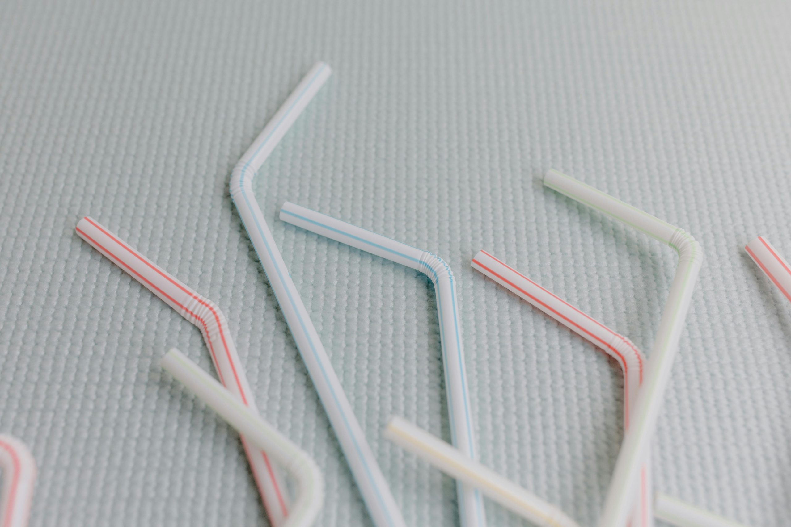 L'invisibile minaccia delle microplastiche: un contributo all'antibiotico resistenza
