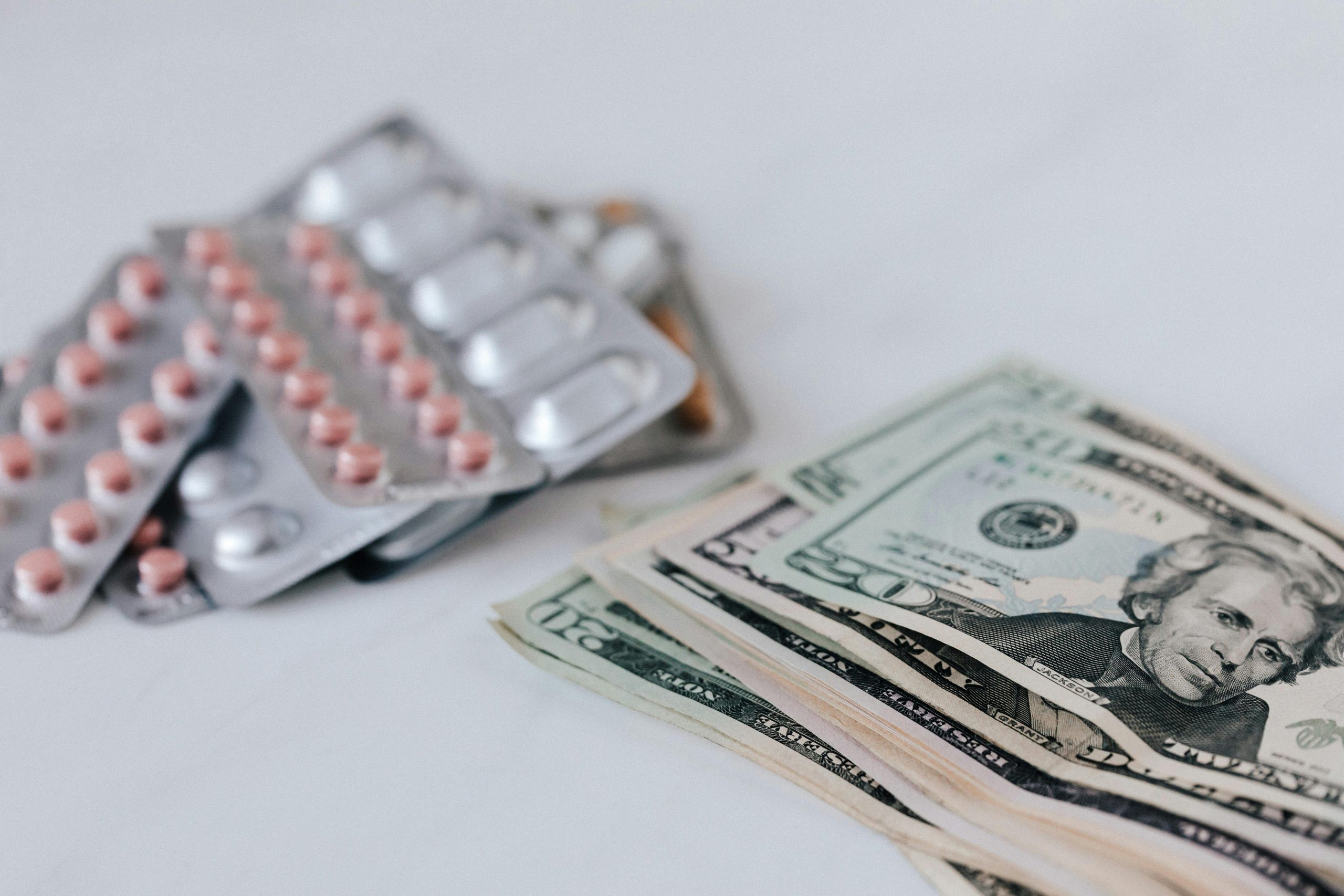 Rivoluzione nei Prezzi dei Farmaci: Come l'Ordine Esecutivo di Trump sta Cambiando il Gioco per gli Americani