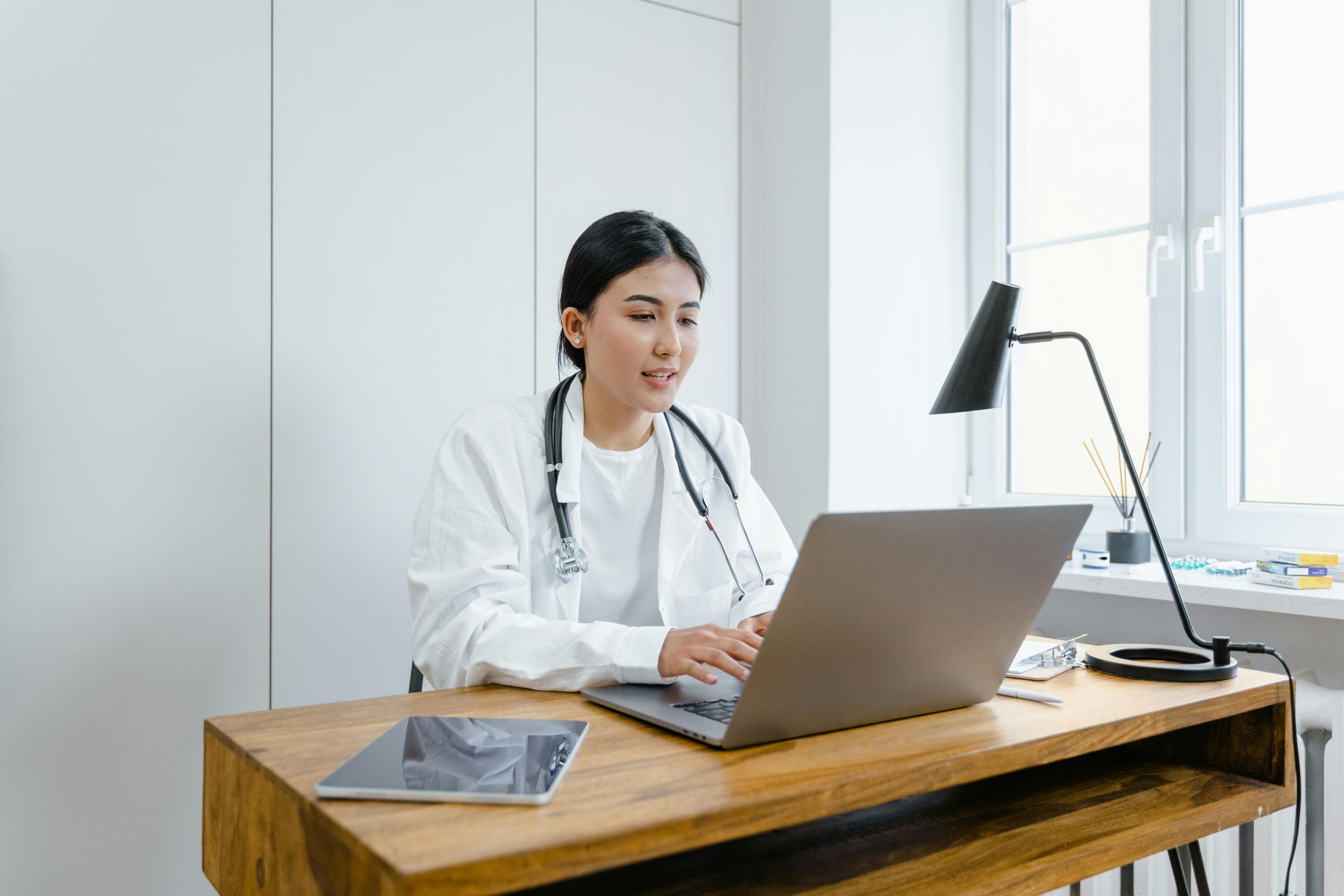 Il Futuro della Sanità Digitale: Come le Nuove Tecnologie Rivoluzioneranno il Settore Sanitario Globale