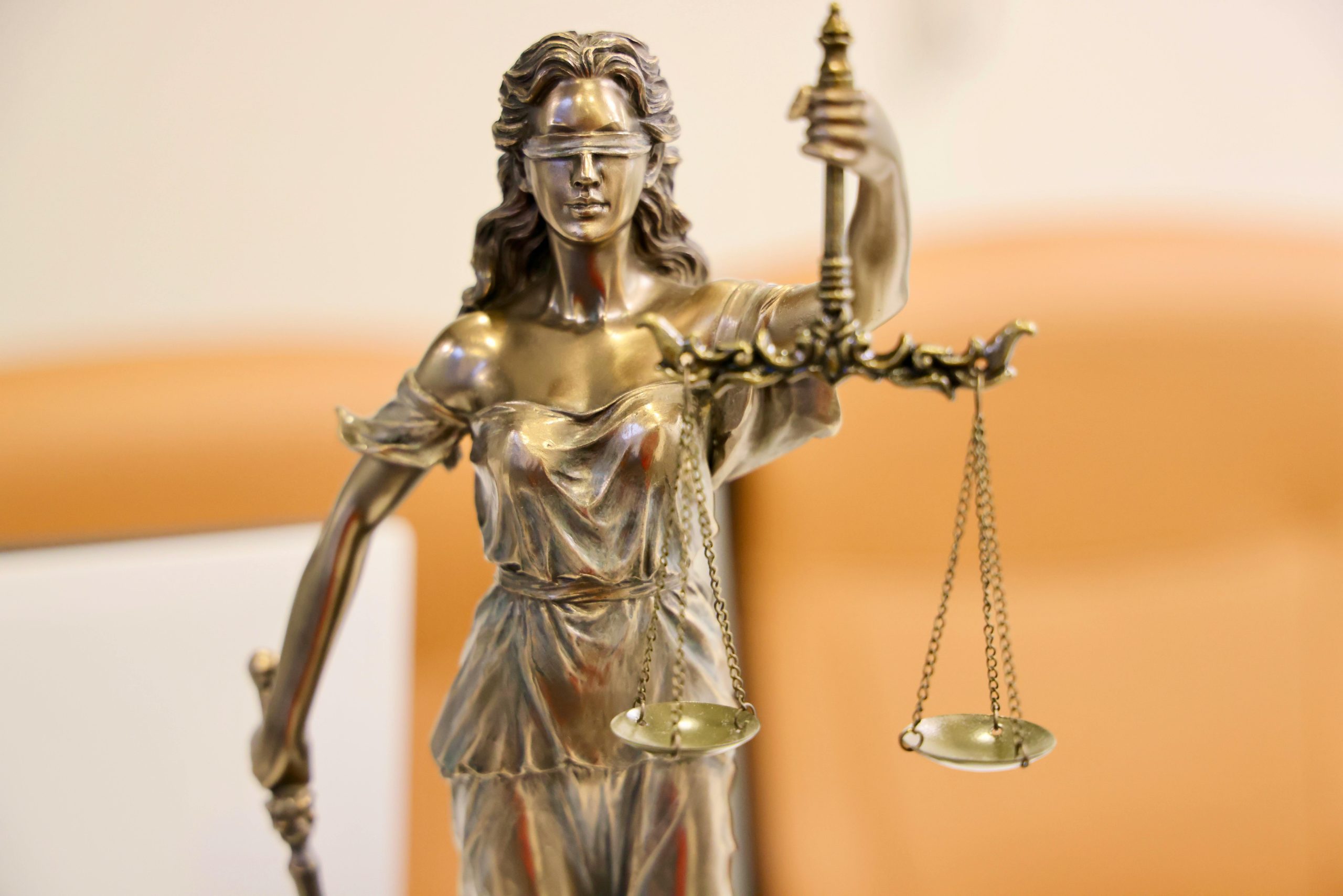 Diritti e Dubbi: La Nuova Legge sulla Fine Vita e le Sfide dell'Imparzialità